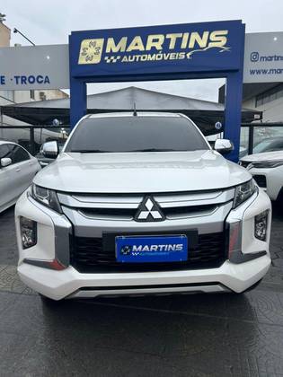 MITSUBISHI L200 TRITON 2.4 16V TURBO DIESEL SPORT HPE CD 4P 4X4 AUTOMÁTICO MITSUBISHI L200 TRITON 2.4 16V TURBO DIESEL SPORT HPE CD 4P 4X4 AUTOMÁTICO